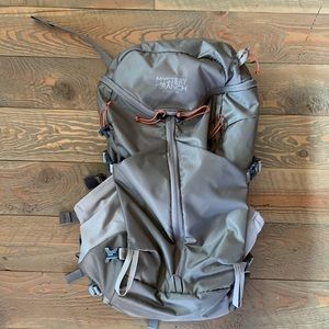 Mystery Ranch women’s Coulee 30L backpack, Pebble, size xs/s, EUC!